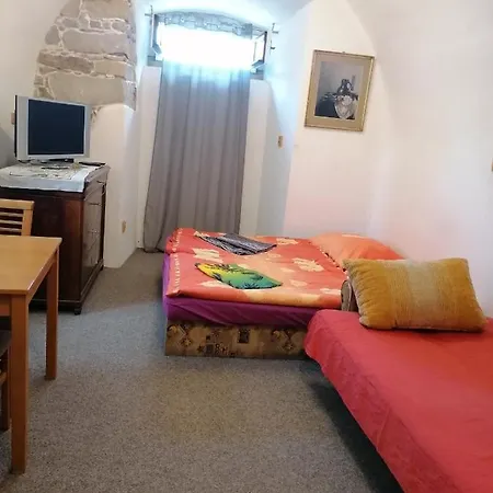 Fara Choustníkovo Hradiště Penzion *