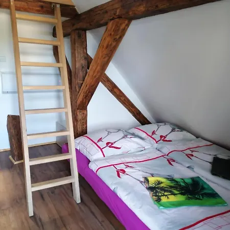Konukevi Fara Choustnikovo Hradiste