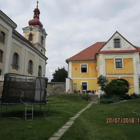 Fara Choustníkovo Hradiště Penzion Choustnikovo Hradiste