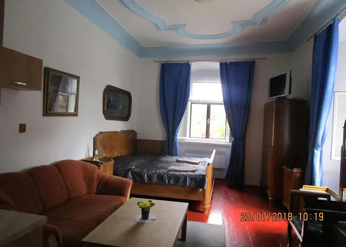 Fara * Choustnikovo Hradiste
